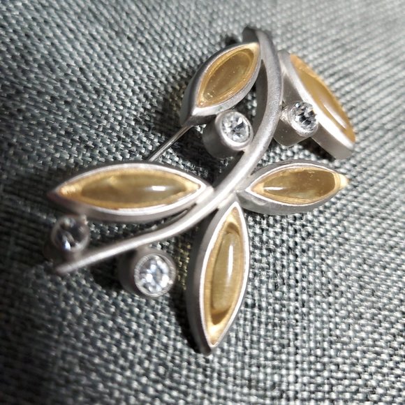 Brooch - Picture 5 of 6